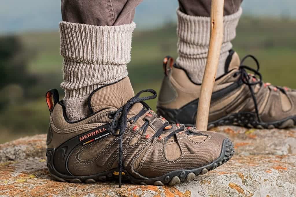 socks for hiking shoes