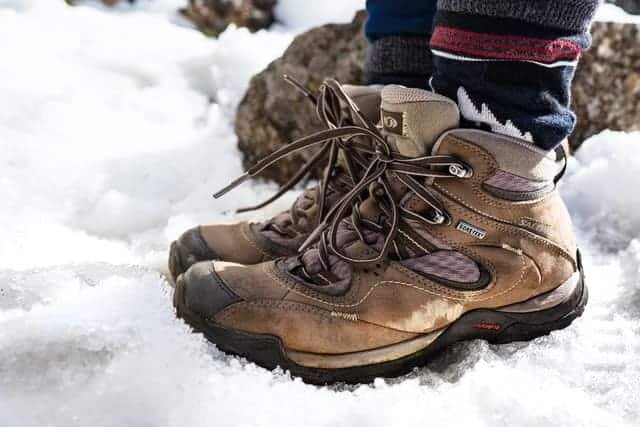 how to clean stinky work boots